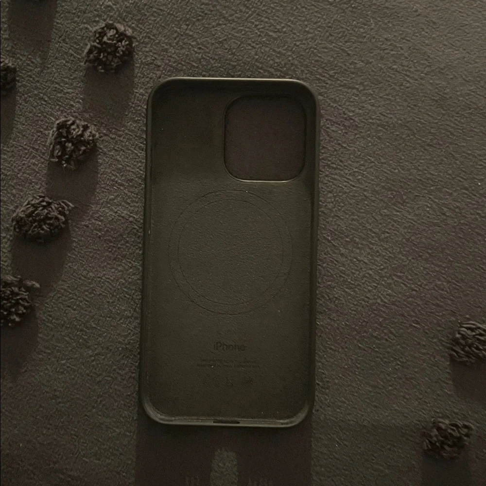 iPhone 13 Pro Silicone Case with MagSafe - Picture 3 of 7